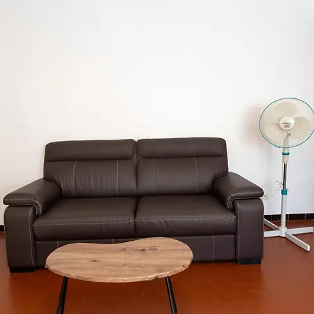 T2 Avec Piscine Au Lavandou, A 2 Pas De La Plage - Fr-1-677-55 Apartment Le Lavandou